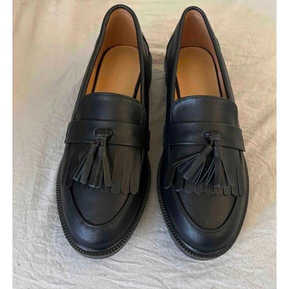 Black loafers size 8 - Picture 2 of 3